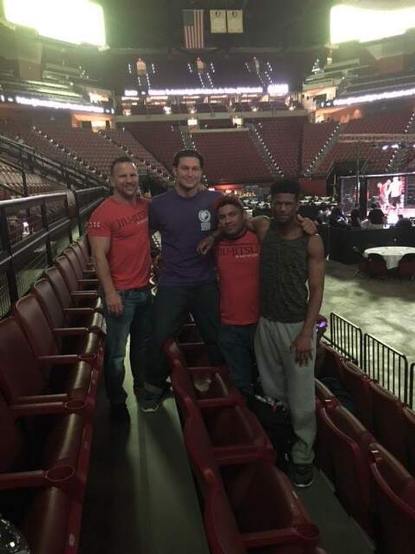 Chris Jones and Koyya Russell both win in first round!!