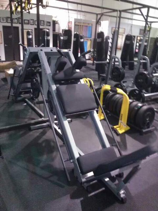 New Leg Press / Hack Squat